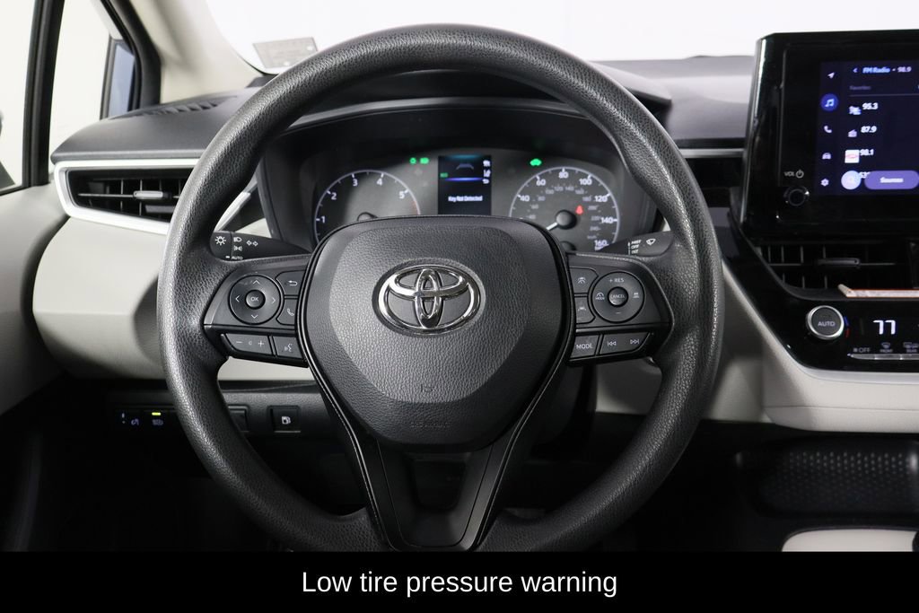 Used 2025 Toyota Corolla LE w/ Convenience Package image 7