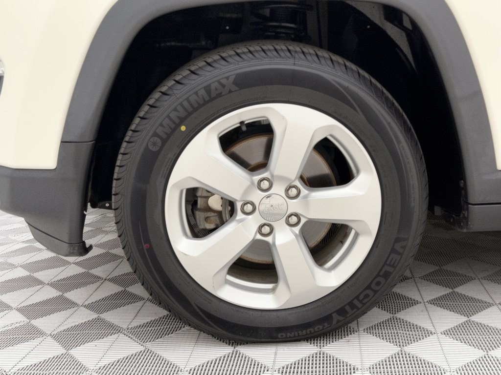 Used 2017 Jeep Compass Latitude w/ Popular Equipment Group AWD/4WD image 13