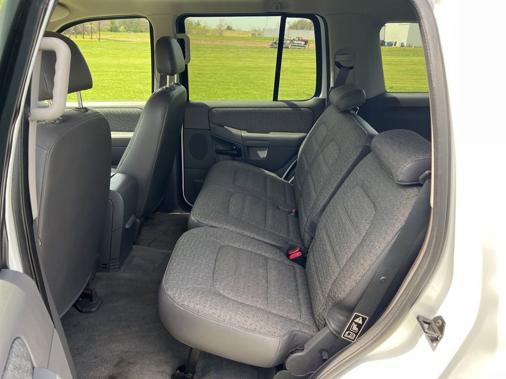 Used 2002 Ford Explorer XLS AWD/4WD image 14