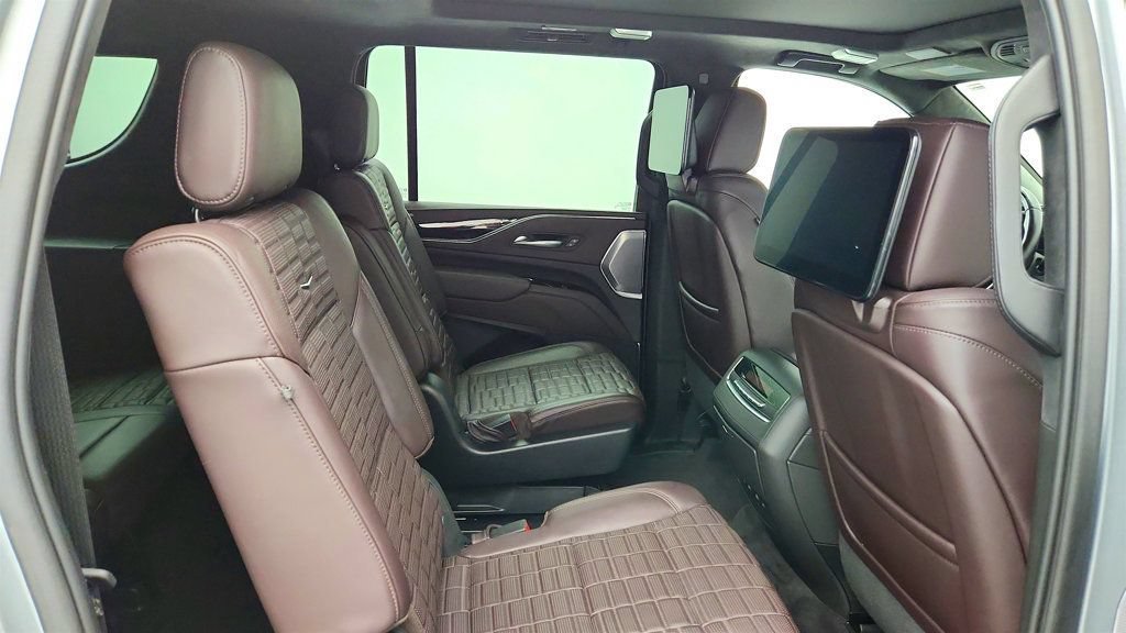 Used 2023 Cadillac Escalade ESV Premium Luxury Platinum w/ LPO, Radiant Package AWD/4WD image 25