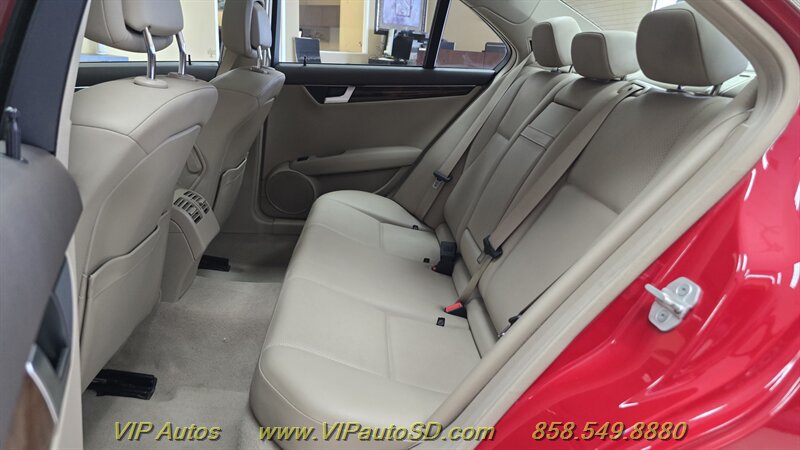 Used 2014 Mercedes-Benz C 250 Sedan image 17