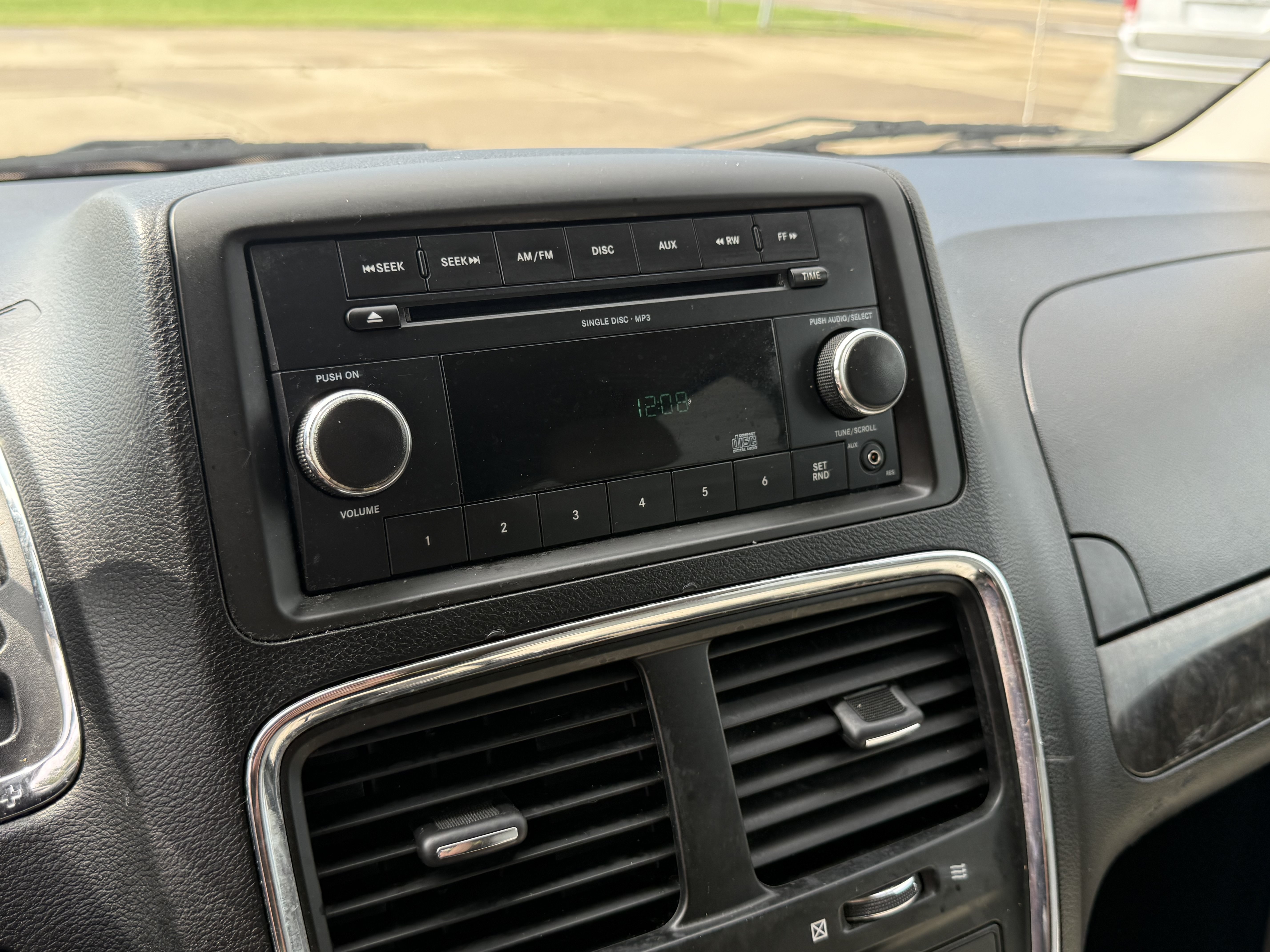 Used 2011 Dodge Grand Caravan Mainstreet FWD image 19