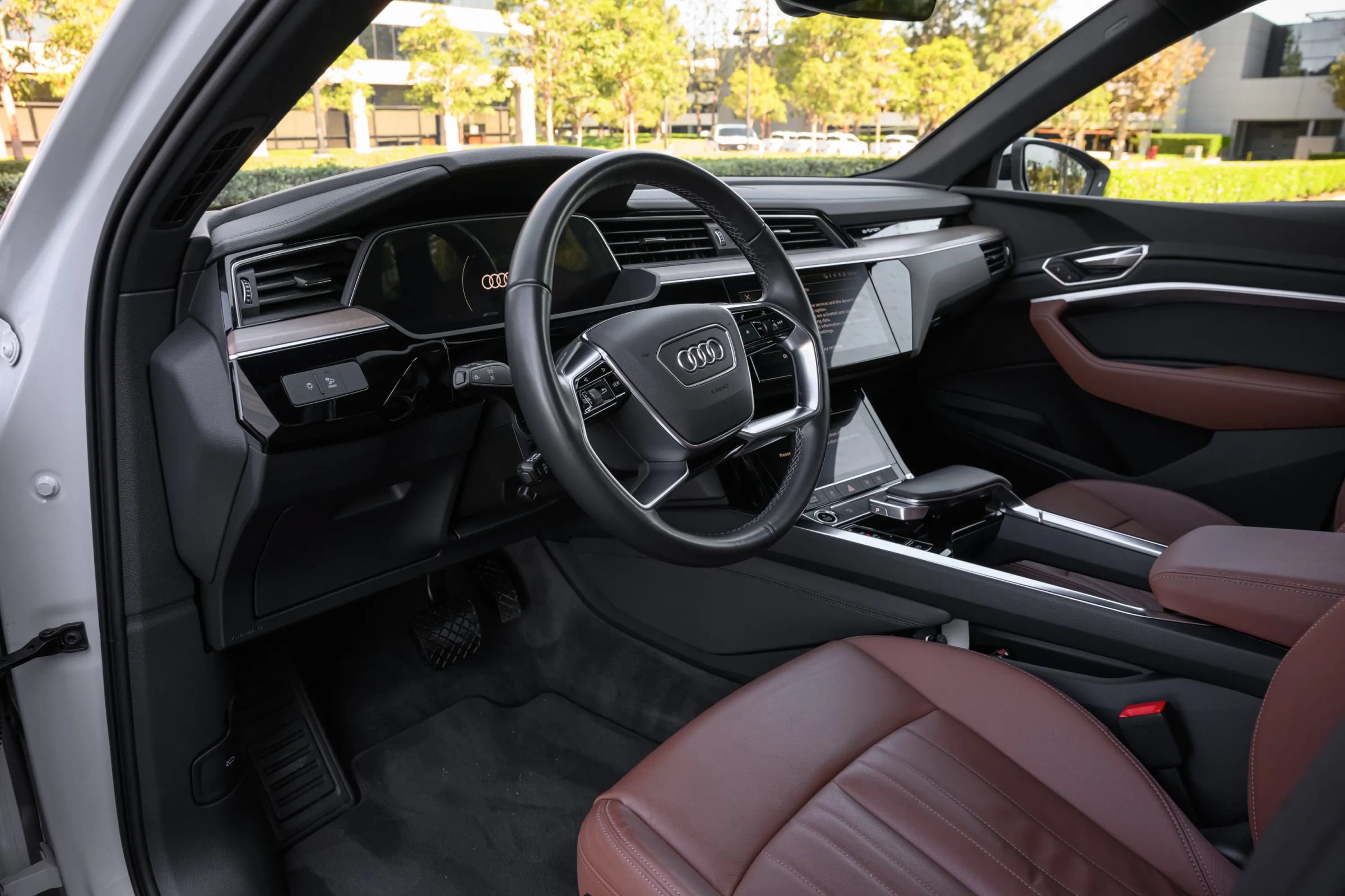 Used 2024 Audi Q8 e-tron Premium AWD/4WD image 12