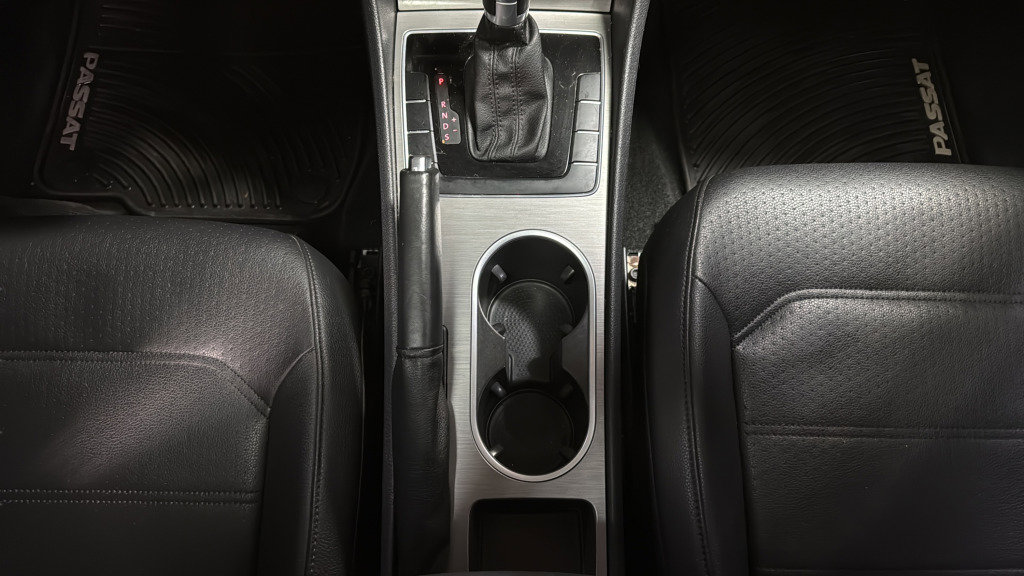 Used 2015 Volkswagen Passat TDI SE image 40