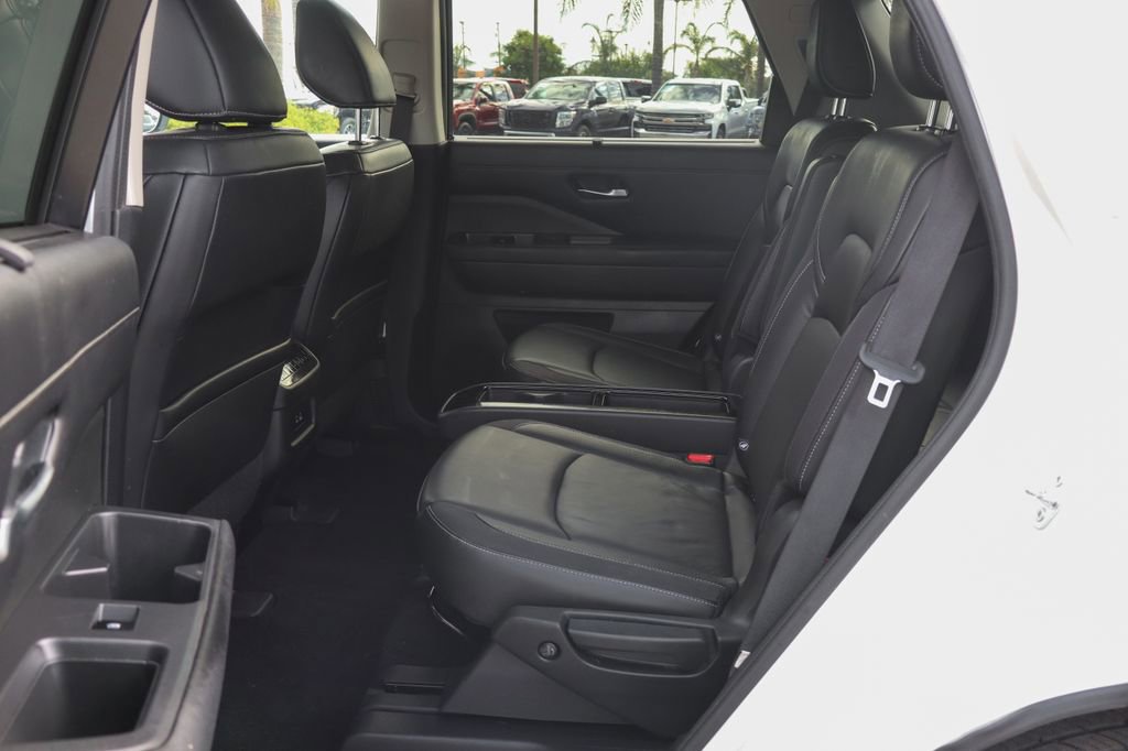 Used 2022 Nissan Pathfinder SL w/ SL Premium Package image 39