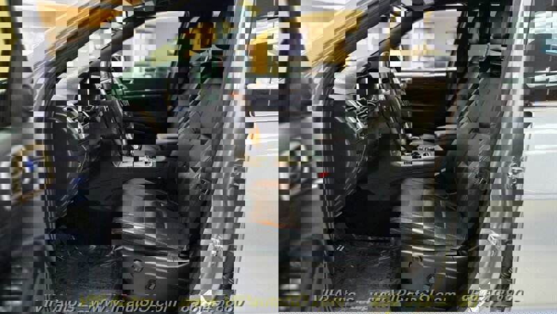 Used 2014 Jeep Grand Cherokee Limited w/ Luxury Group II image 16