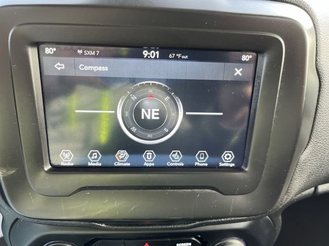 Used 2019 Jeep Renegade Latitude w/ Cold Weather Group image 21