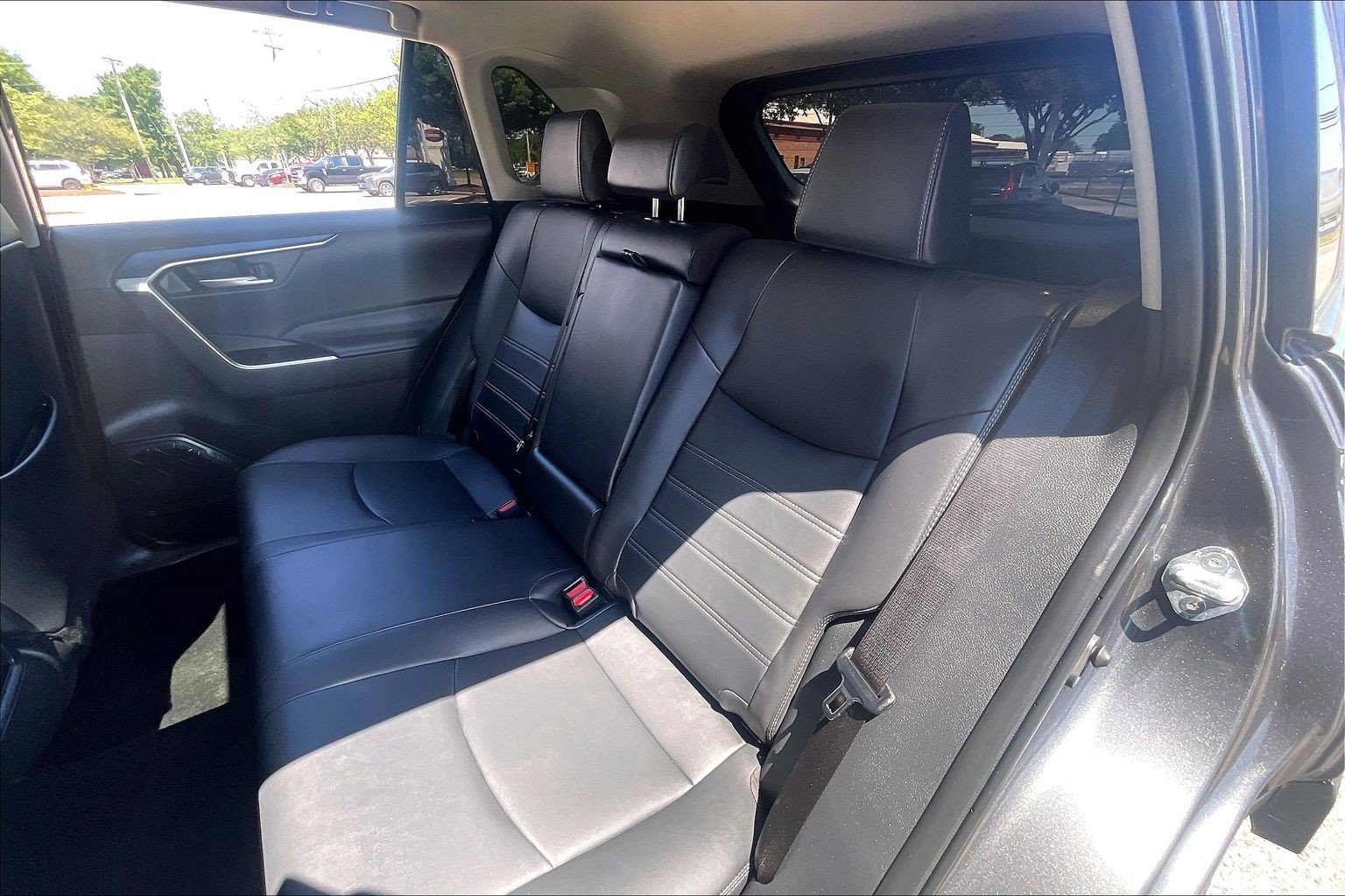 Used 2025 Toyota RAV4 XLE Premium w/ Weather Package AWD/4WD image 31