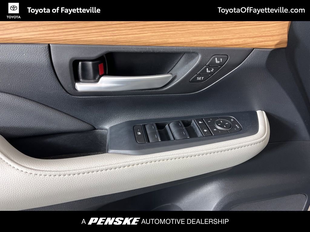 Used 2024 Toyota Grand Highlander Limited image 28