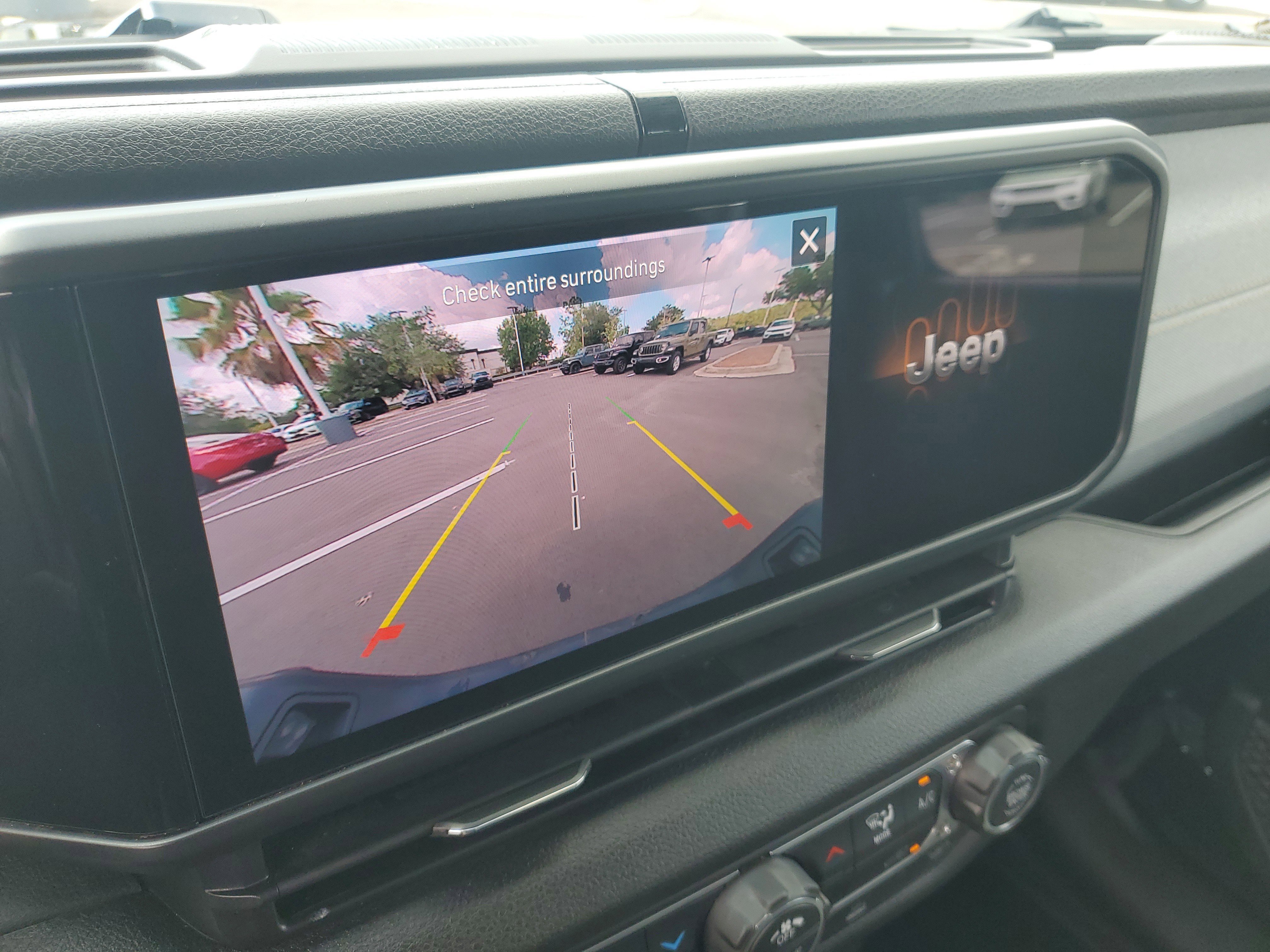 Used 2026 Jeep Gladiator Sport AWD/4WD image 18