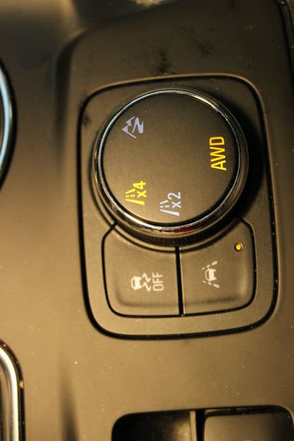 Used 2021 Chevrolet Traverse LT w/ LPO, Floor Liner Package AWD/4WD image 28