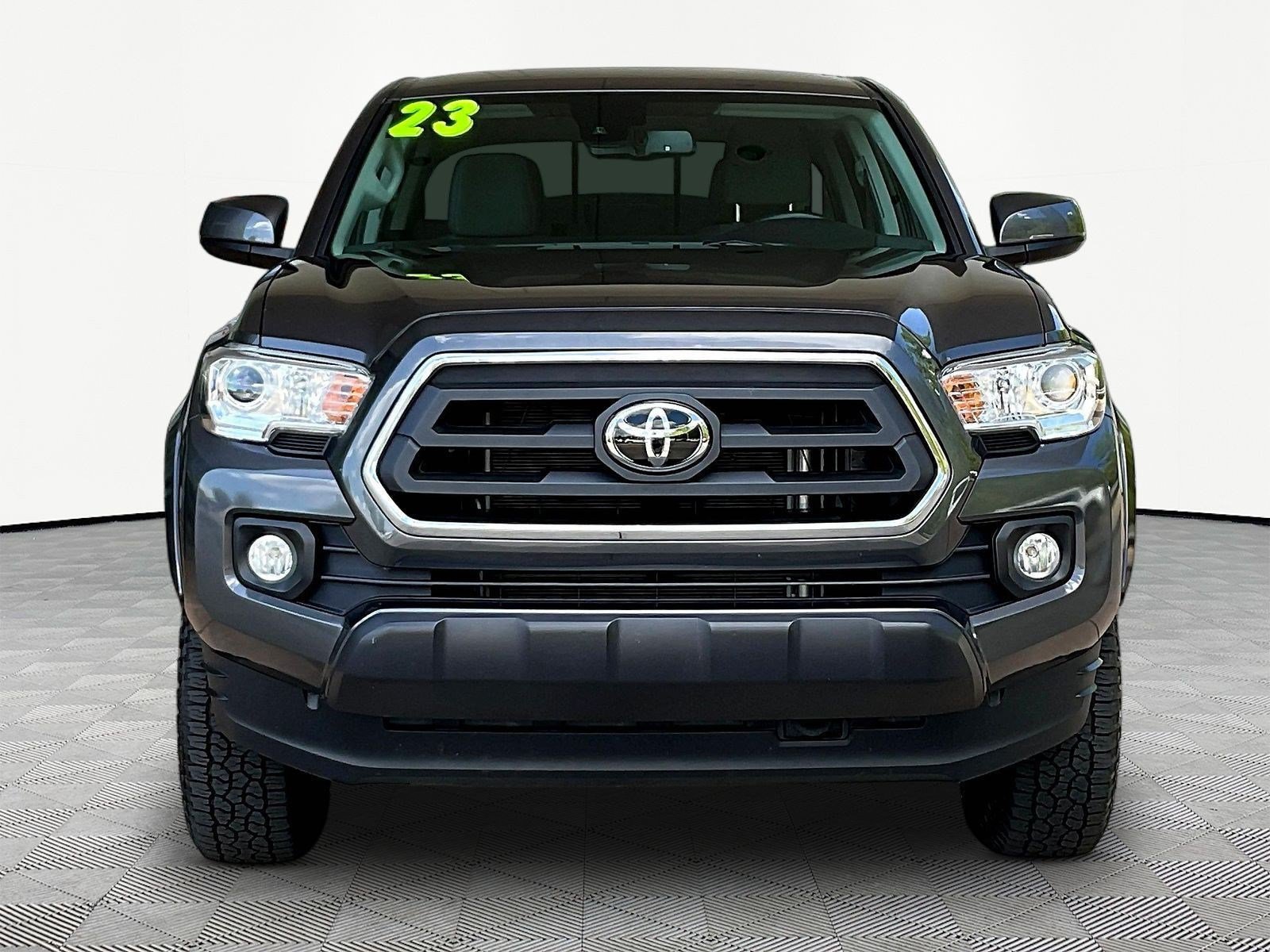 Used 2023 Toyota Tacoma SR5 AWD/4WD image 2