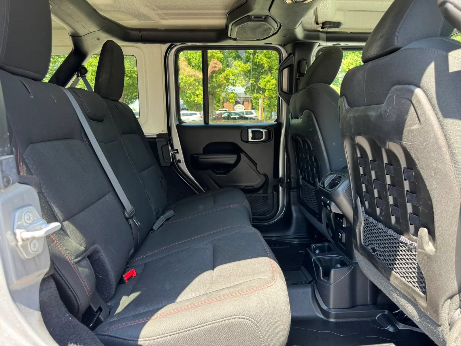 Used 2019 Jeep Wrangler Unlimited Rubicon w/ Cold Weather Group AWD/4WD image 16
