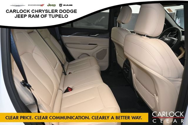 Used 2023 Jeep Grand Cherokee Limited AWD/4WD image 32