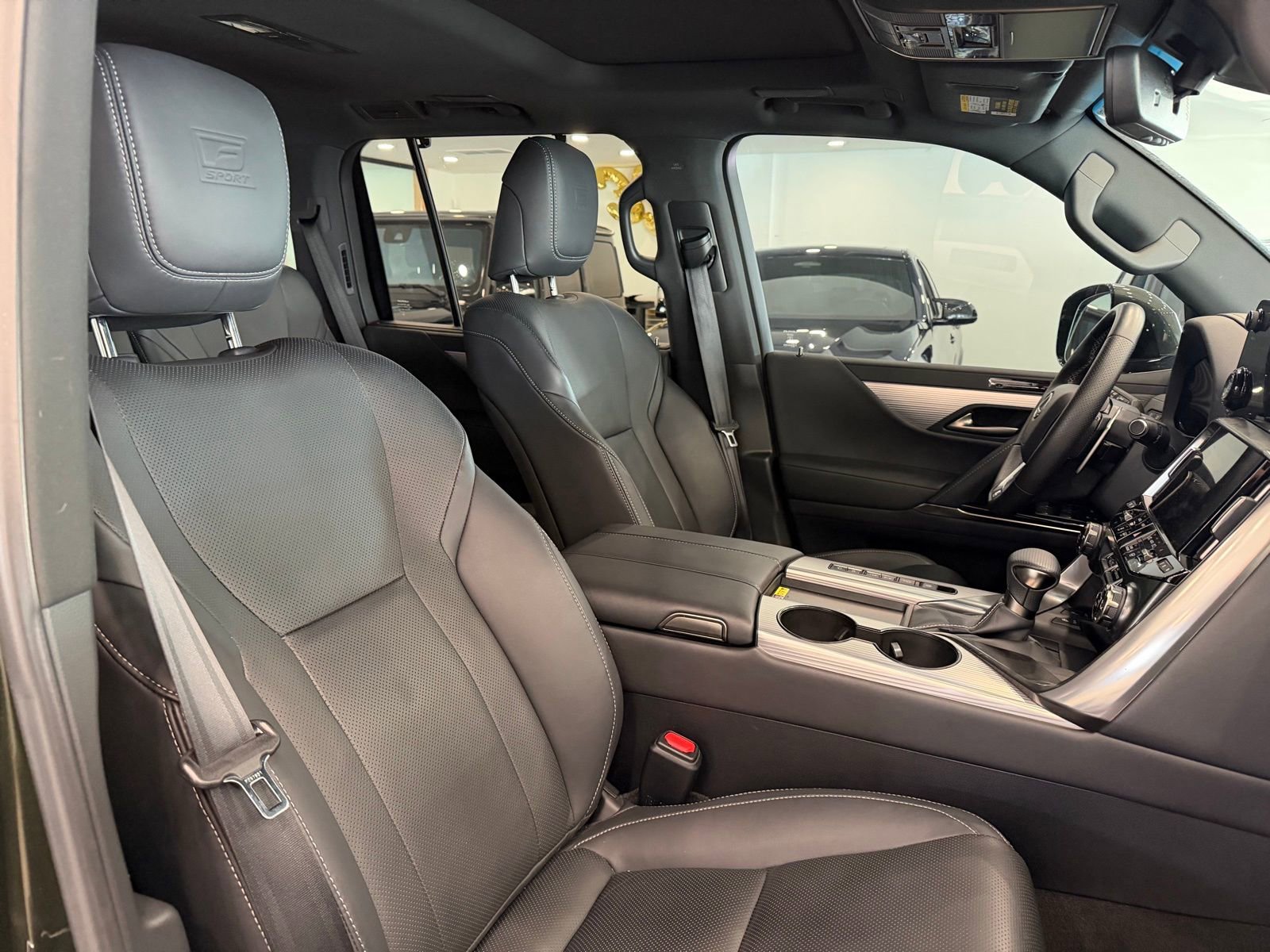 Used 2024 Lexus LX 600 F Sport image 9