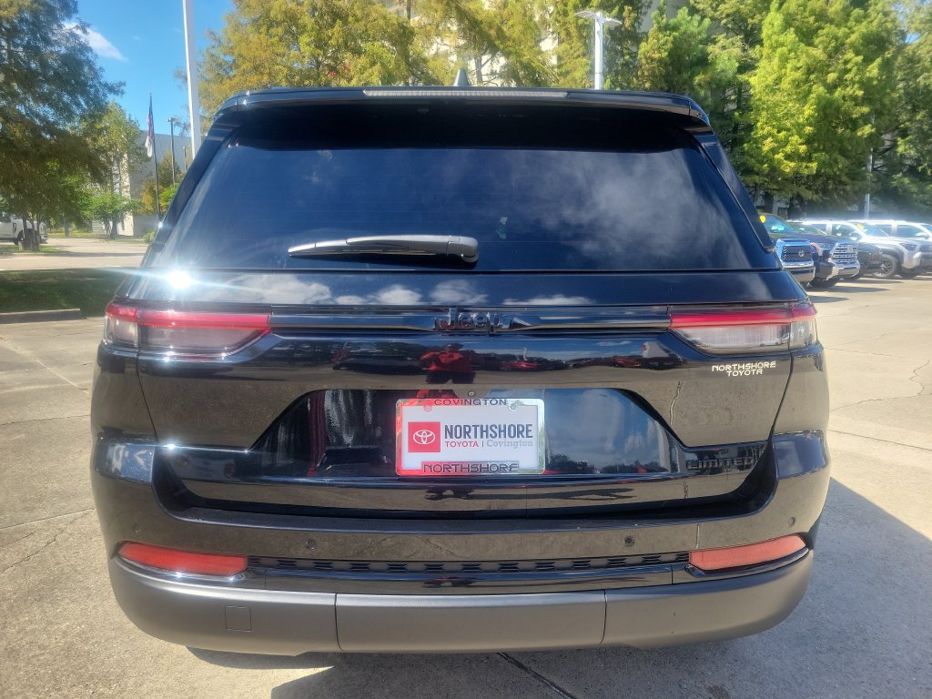 Used 2025 Jeep Grand Cherokee Limited w/ Black Appearance Package RWD image 5