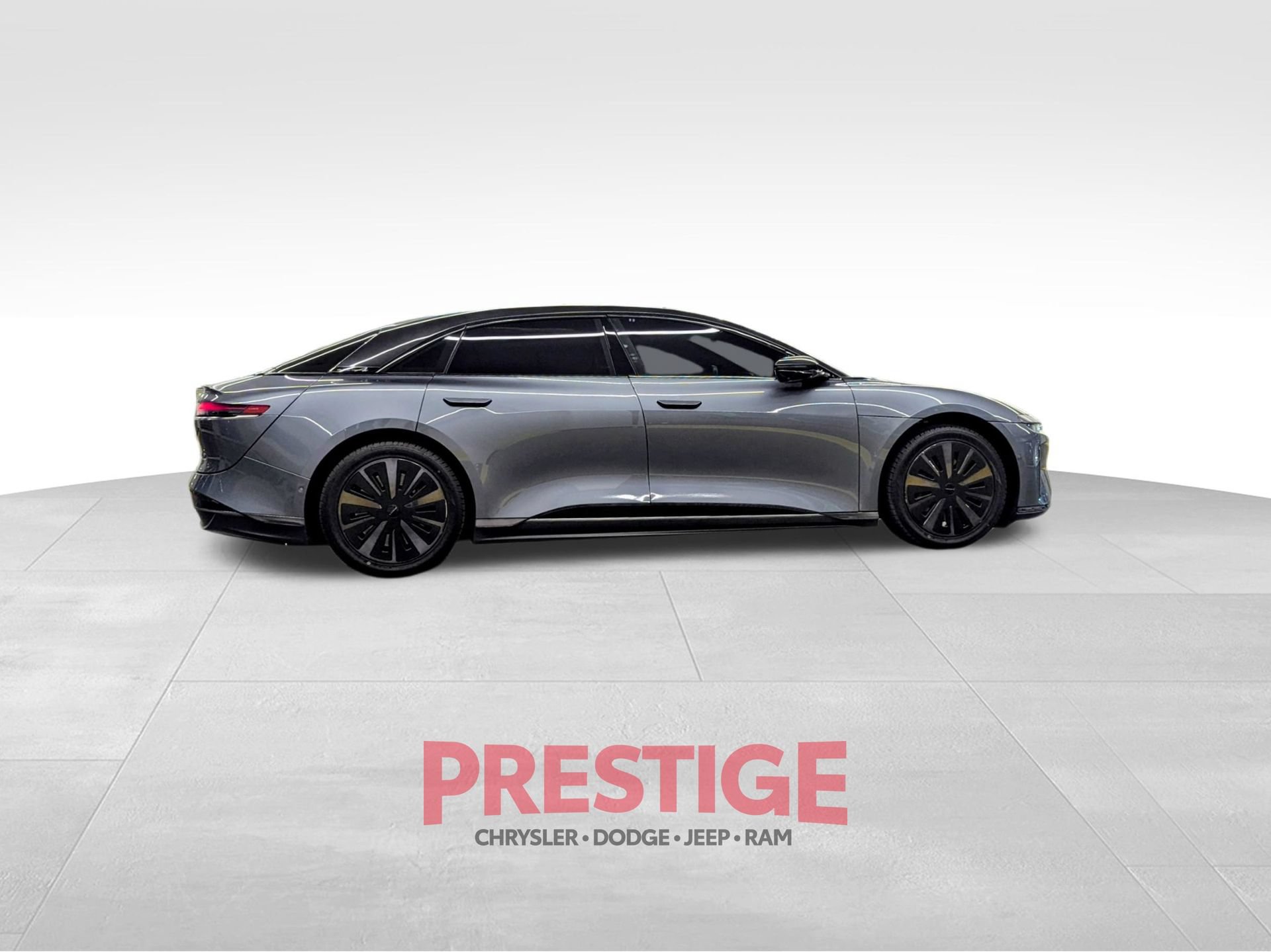 Used 2025 Lucid Air Touring AWD/4WD image 9