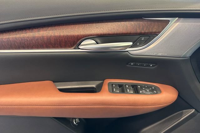 Certified 2025 Cadillac XT5 Sportv w/ Technology Package image 11