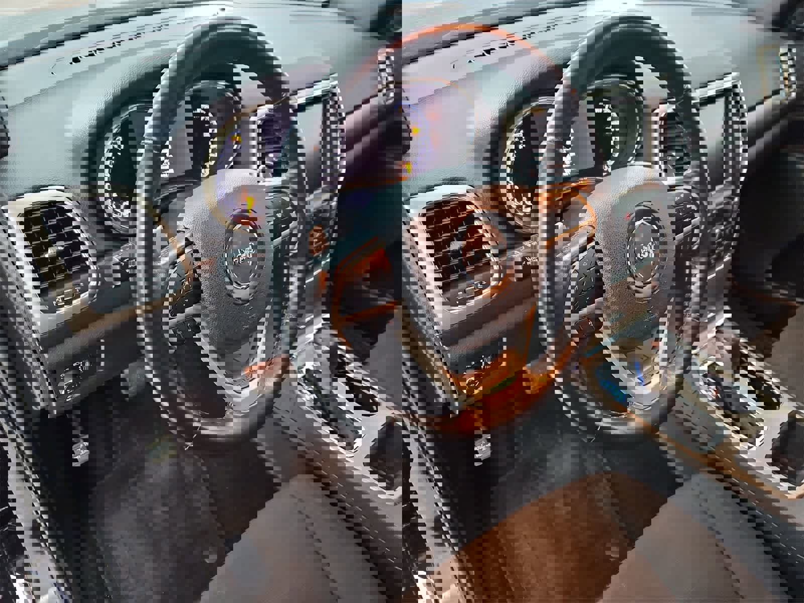 Used 2017 Jeep Grand Cherokee Laredo w/ Quick Order Package 23E image 2