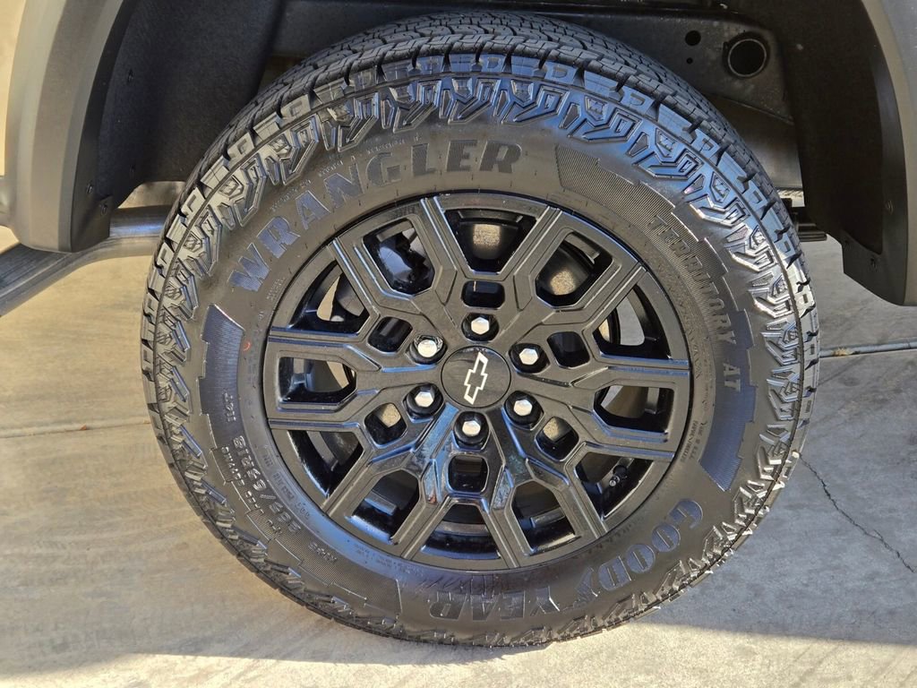 Used 2024 Chevrolet Colorado Trail Boss w/ Advanced Trailering Package image 9