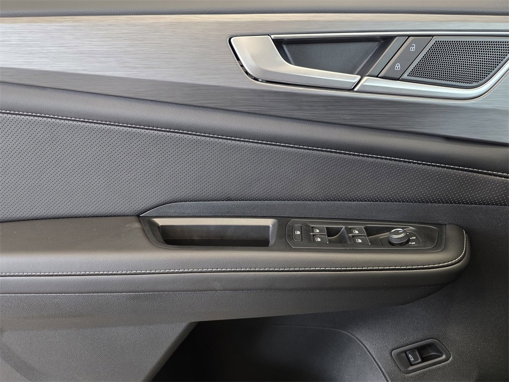 New 2026 Volkswagen Atlas Cross Sport SE image 16