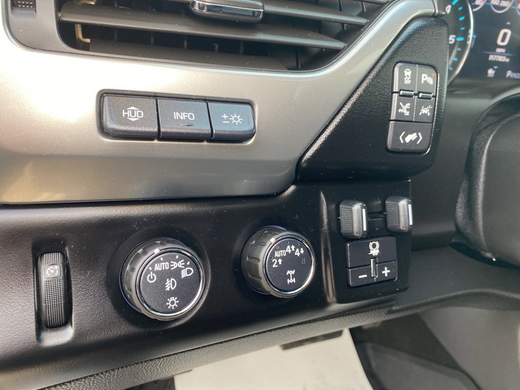 Used 2018 Chevrolet Suburban Premier image 32