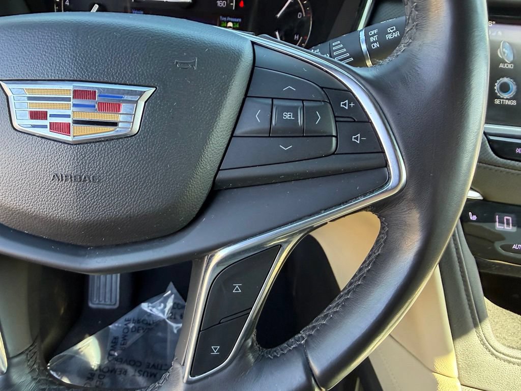 Used 2018 Cadillac XT5 Luxury w/ Driver Awareness Package FWD image 29