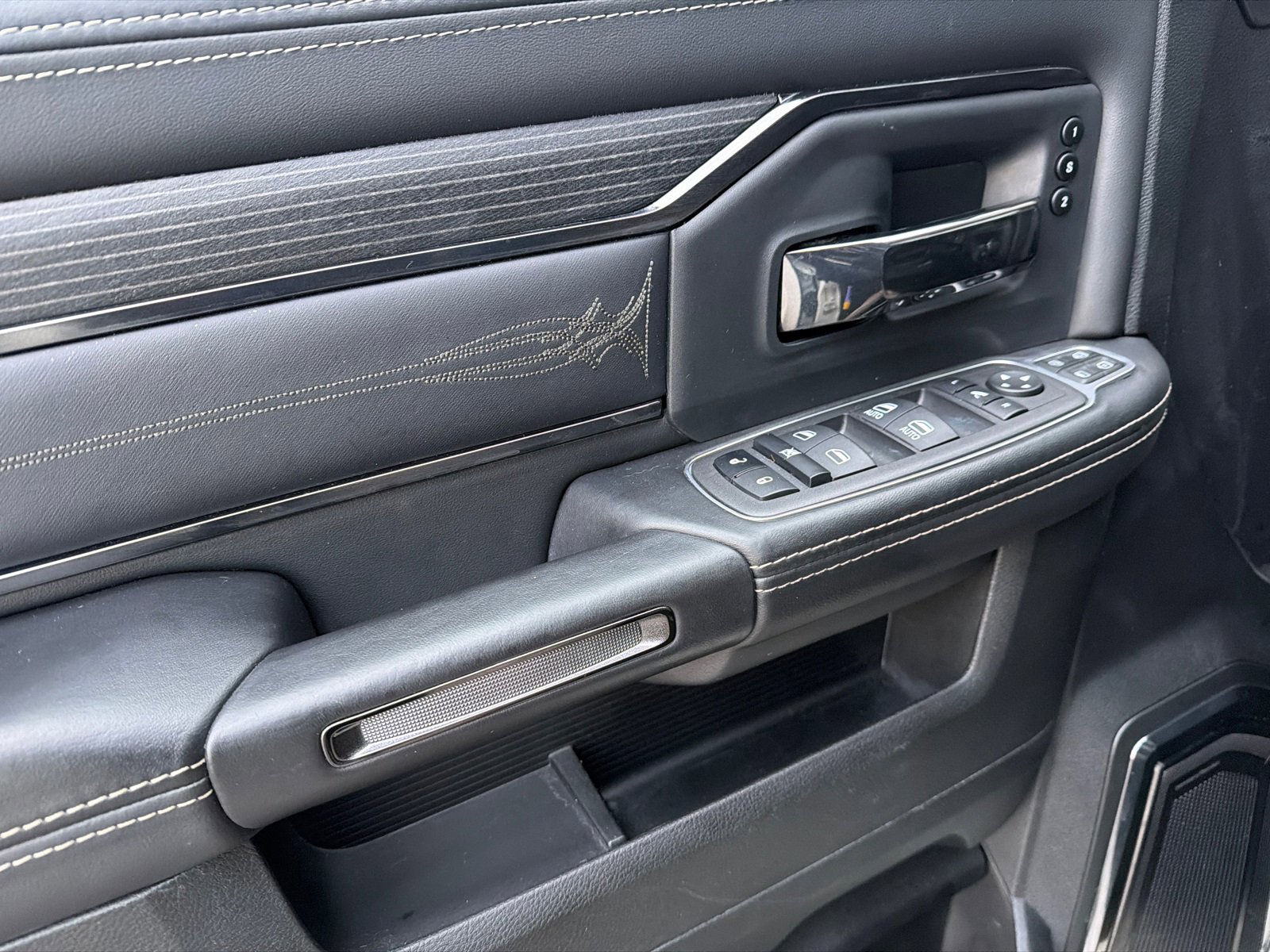 Used 2024 RAM 3500 Limited image 40