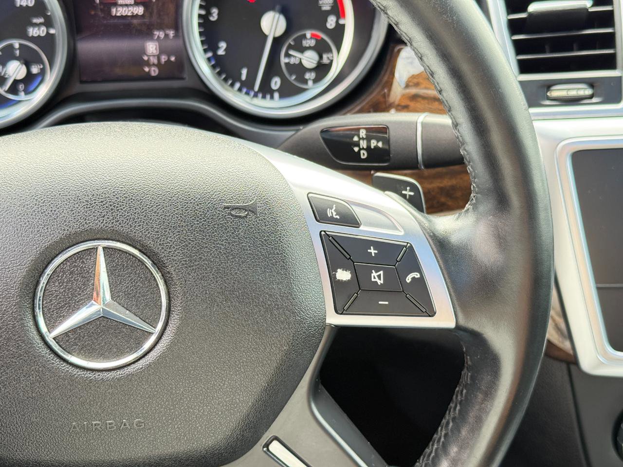 Used 2015 Mercedes-Benz ML 350 4MATIC w/ Premium 1 Package image 65