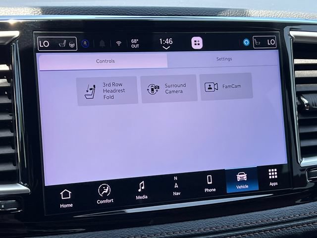 Used 2025 Chrysler Pacifica Pinnacle w/ Trailer Tow Group AWD/4WD image 32