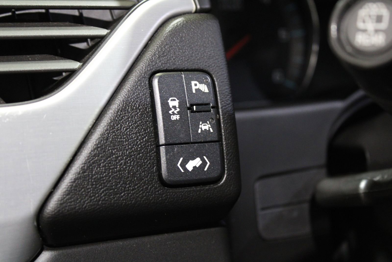 Used 2019 GMC Yukon SLT image 25