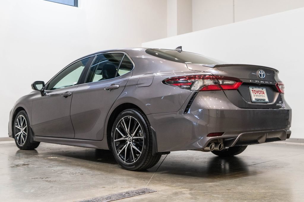 Used 2024 Toyota Camry SE w/ Cold Weather Package image 7