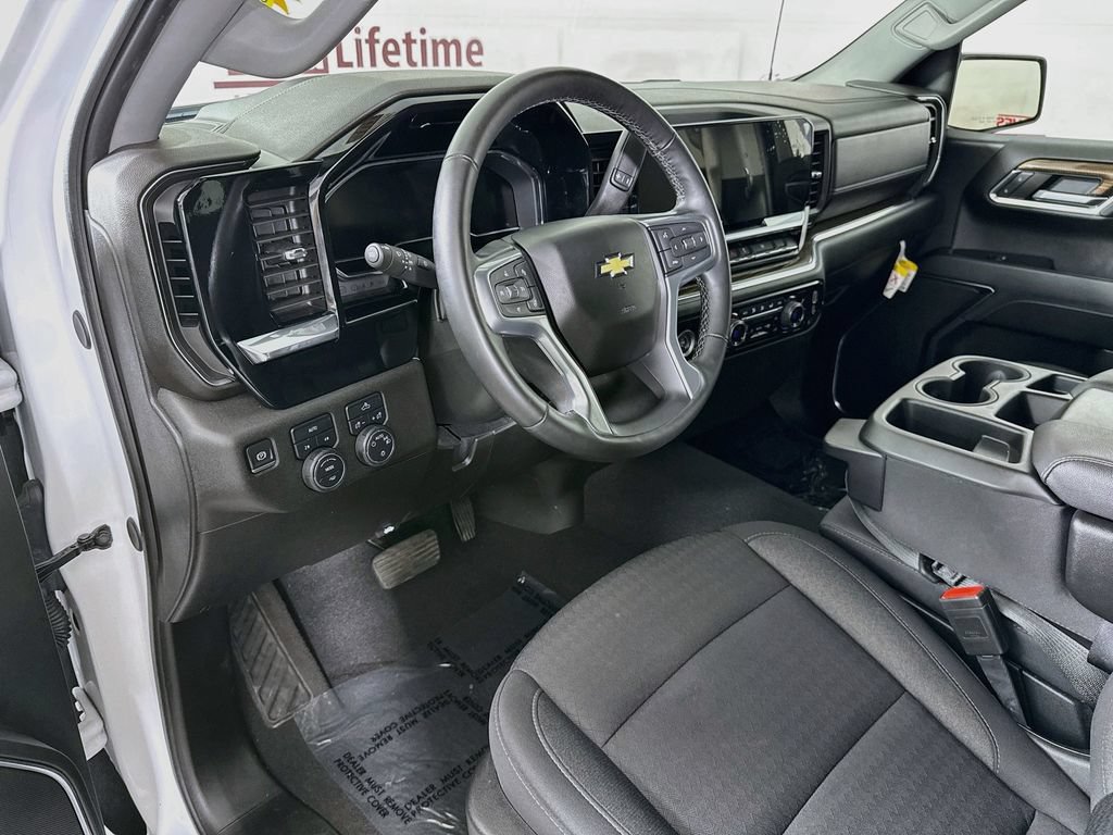 Used 2024 Chevrolet Silverado 1500 LT AWD/4WD image 17