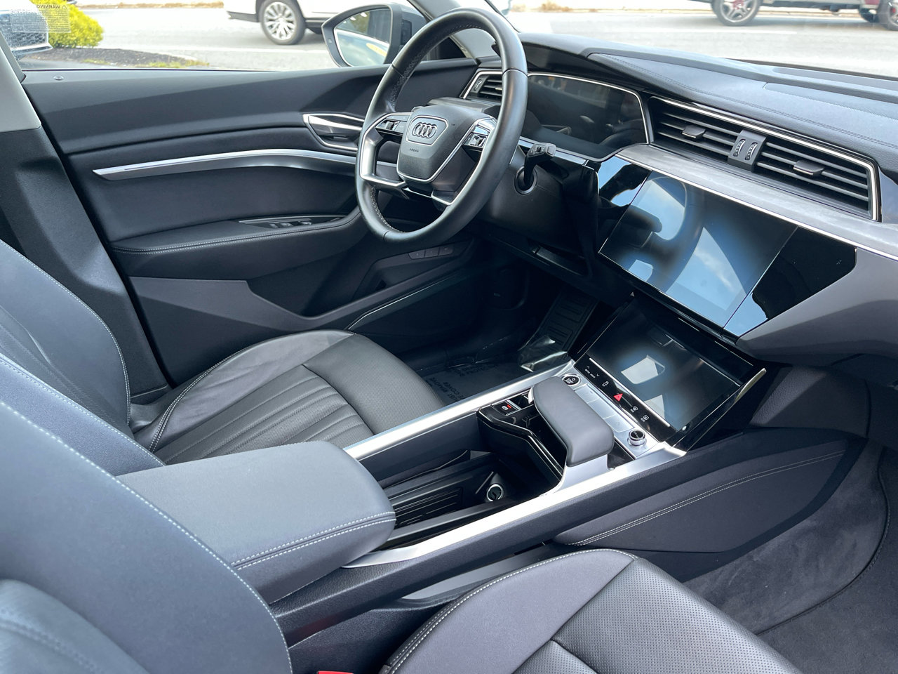 Used 2024 Audi Q8 e-tron Premium Plus w/ Premium Plus Package image 50