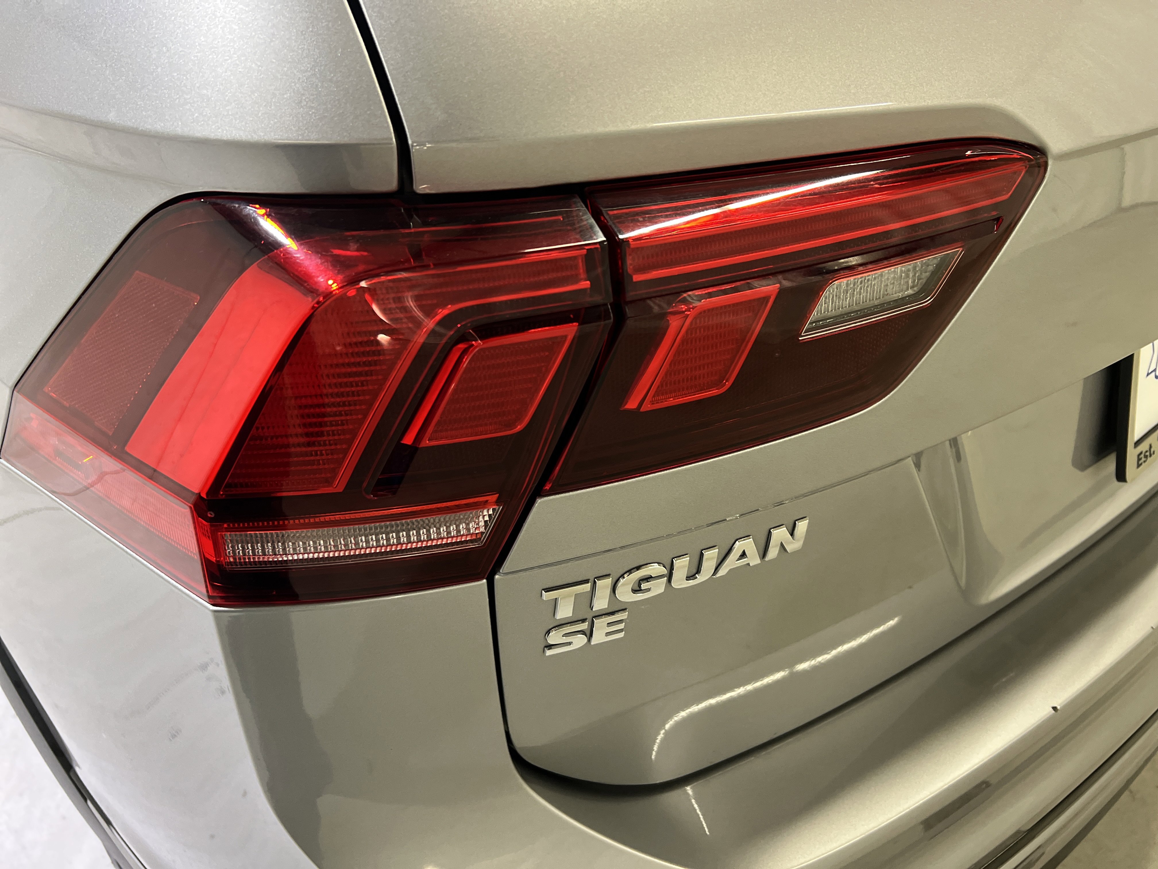Used 2021 Volkswagen Tiguan SE R-Line w/ 3rd Row Seat Package AWD/4WD image 10