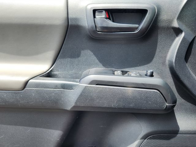 Used 2020 Toyota Tacoma SR AWD/4WD image 15
