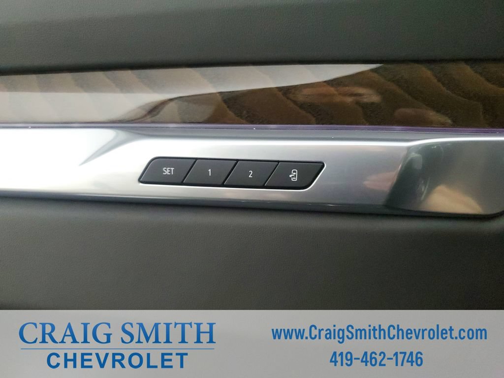 Used 2025 Cadillac Escalade Sport Platinum w/ LPO, Floor Liner Package AWD/4WD image 30