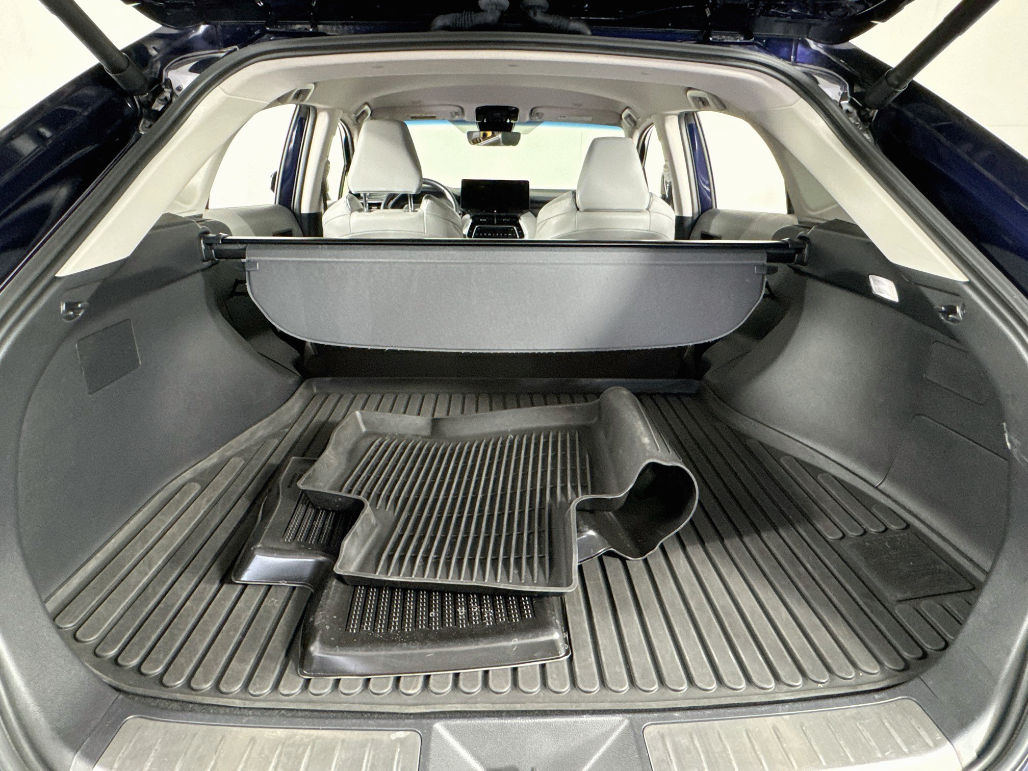 Certified 2024 Toyota Venza XLE AWD/4WD image 19