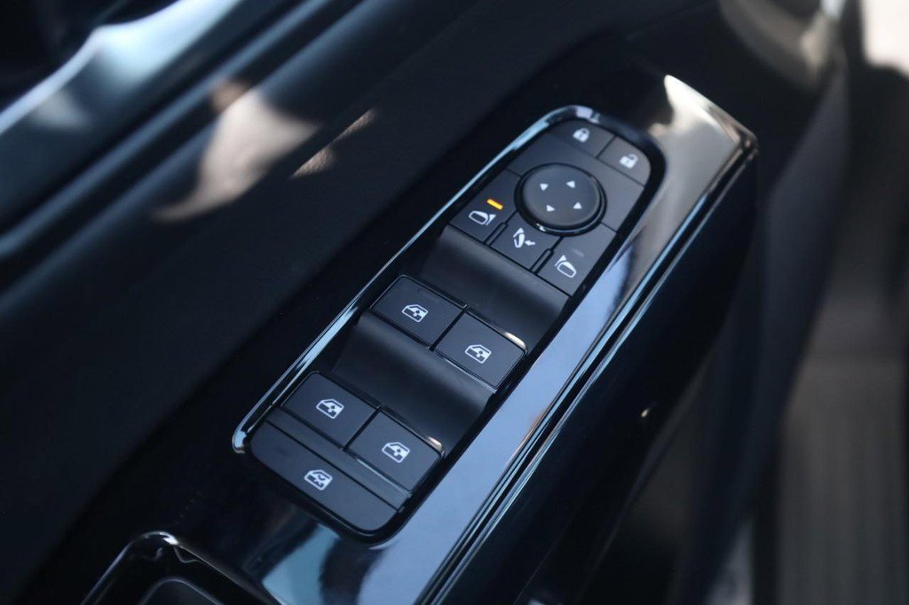 New 2026 Nissan Pathfinder Platinum AWD/4WD image 11