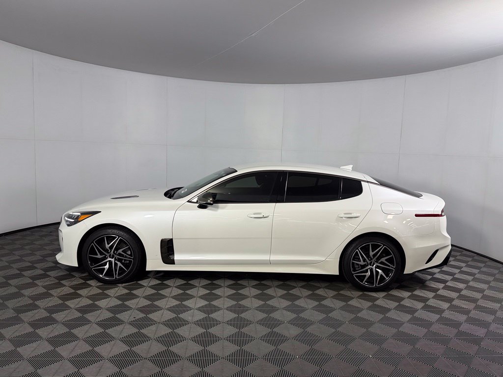 Used 2022 Kia Stinger GT-Line RWD image 11