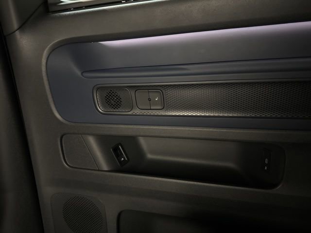 New 2025 Volkswagen ID. Buzz Pro S image 28