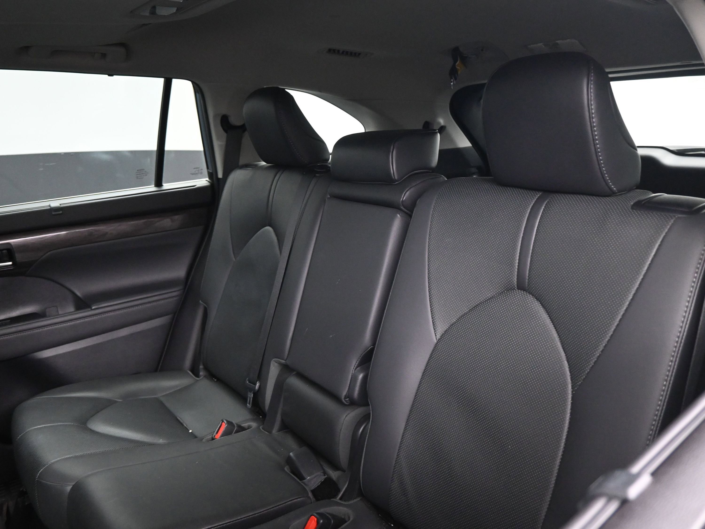 Used 2020 Toyota Highlander Limited image 18