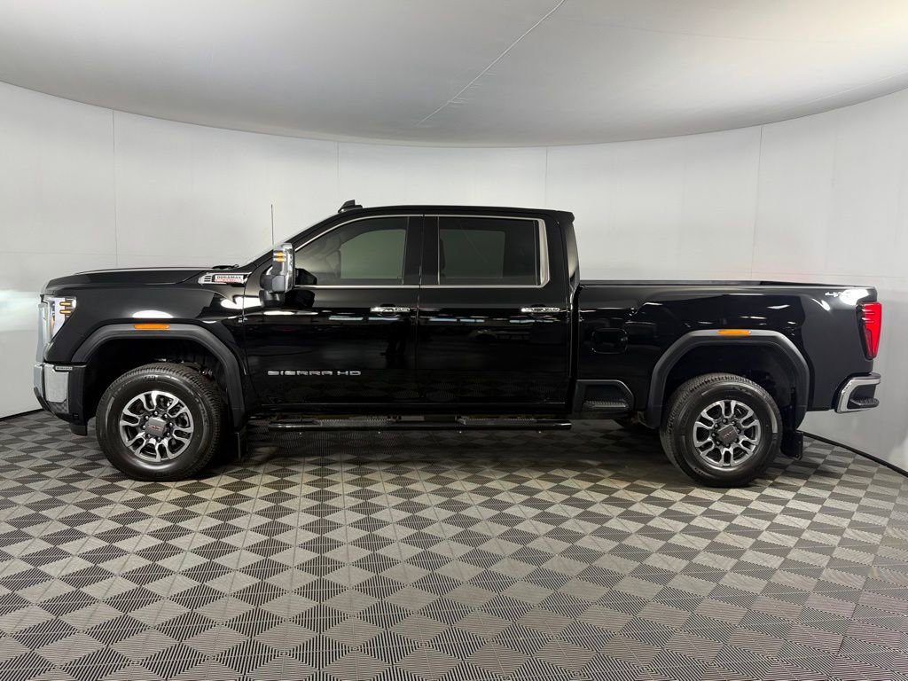 Used 2025 GMC Sierra 3500 SLT AWD/4WD image 11