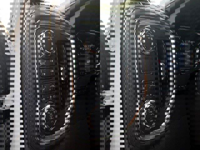 Used 2020 GMC Sierra 3500 Denali w/ Denali Ultimate Package image 22