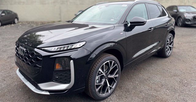 New 2026 Audi Q3 quattro 2.0T AWD/4WD image 4