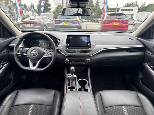 Used 2025 Nissan Altima 2.5 SR AWD/4WD image 11