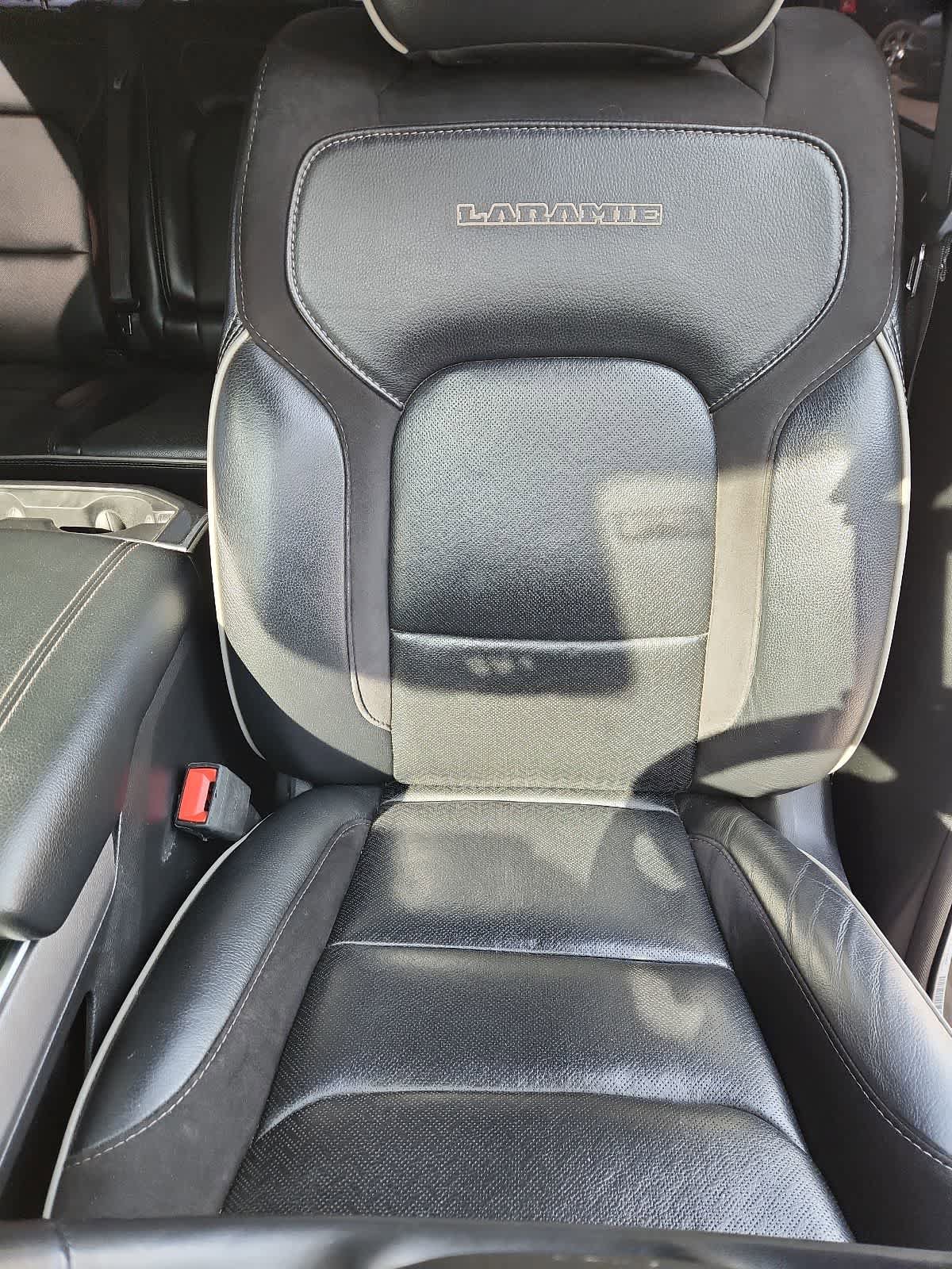 Used 2021 RAM 1500 Laramie w/ Sport Appearance Package AWD/4WD image 14