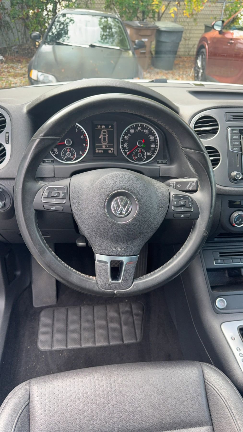 Used 2017 Volkswagen Tiguan S image 24