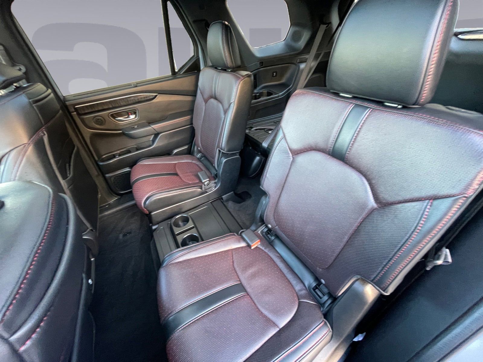 Used 2025 Honda Pilot Black Edition image 16