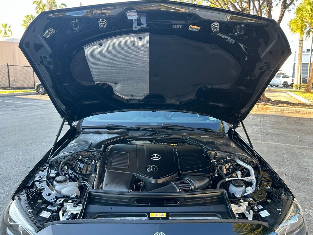 Used 2025 Mercedes-Benz C 300 4MATIC Sedan image 33
